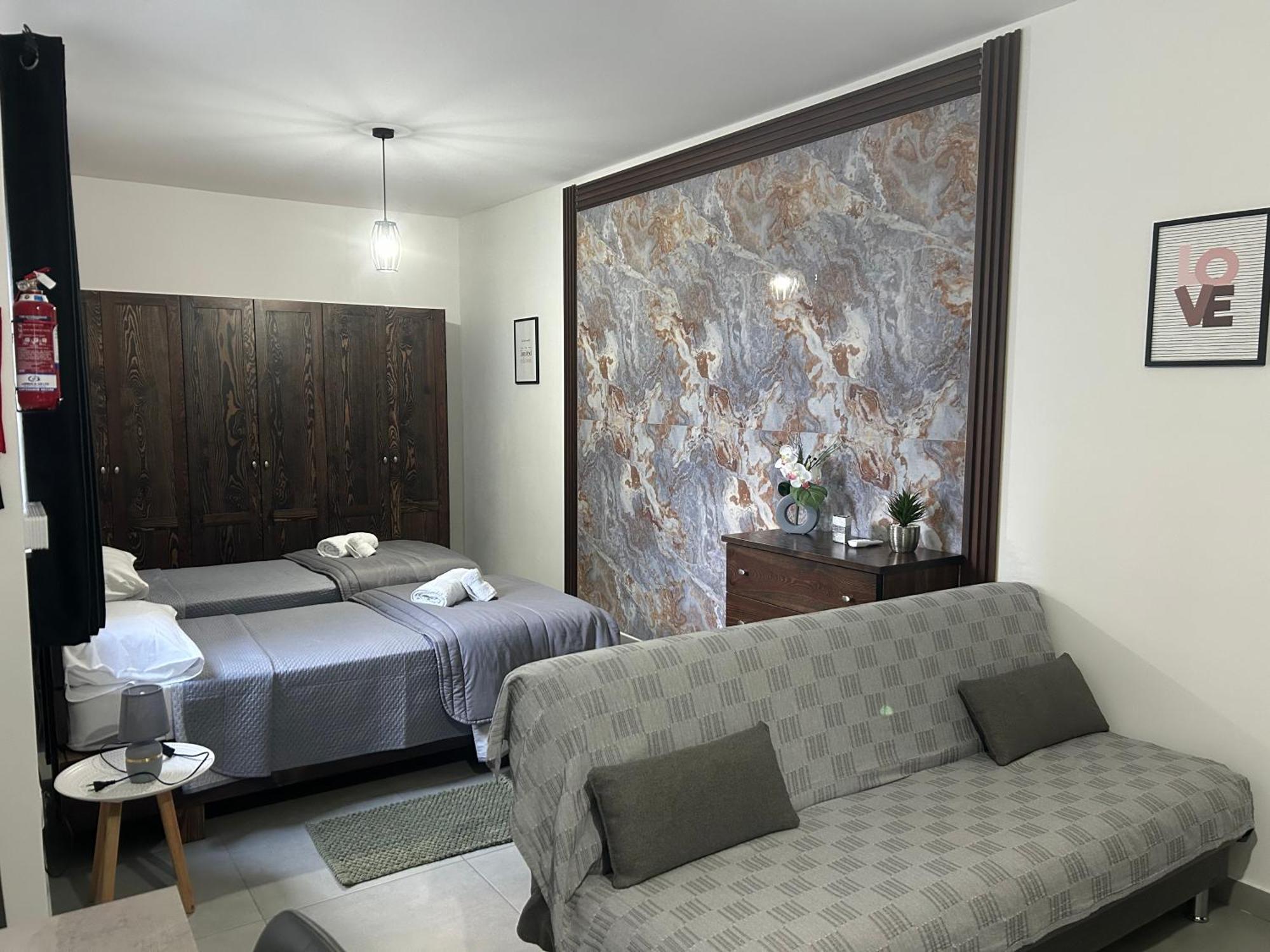 St Gaetans Studio Apartment 6A Hamrun Bagian luar foto